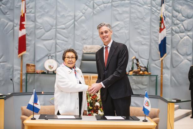 Premier R.J. Simpson being sworn in by Commissioner Margaret Thom